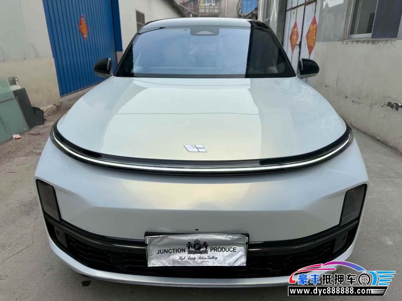 抵押车出售23年理想L8轿车