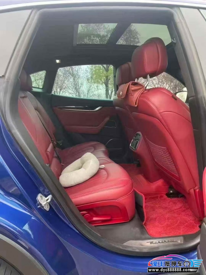 20年玛莎拉蒂莱万特轿车抵押车出售