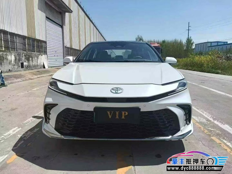 抵押车出售24年丰田凯美瑞轿车