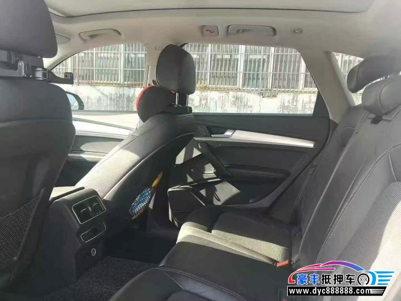 19年奥迪Q5轿车抵押车出售