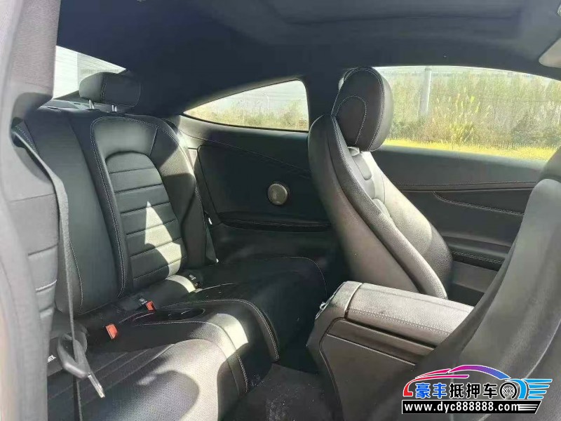 18年奔驰C轿车抵押车出售