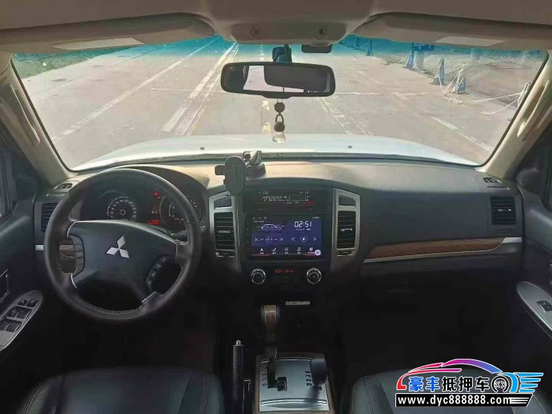 20年三菱帕杰罗轿车抵押车出售