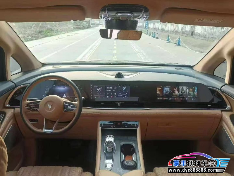 24年岚图梦想家轿车抵押车出售