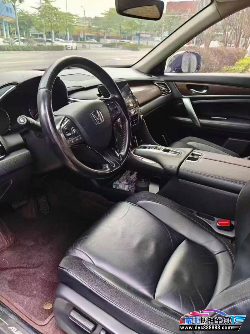 18年本田冠道轿车抵押车出售