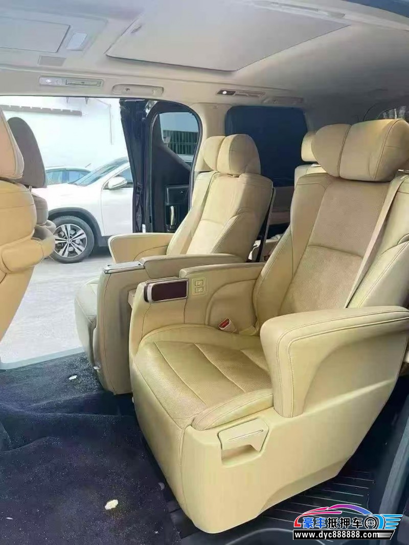 16年丰田埃尔法轿车抵押车出售