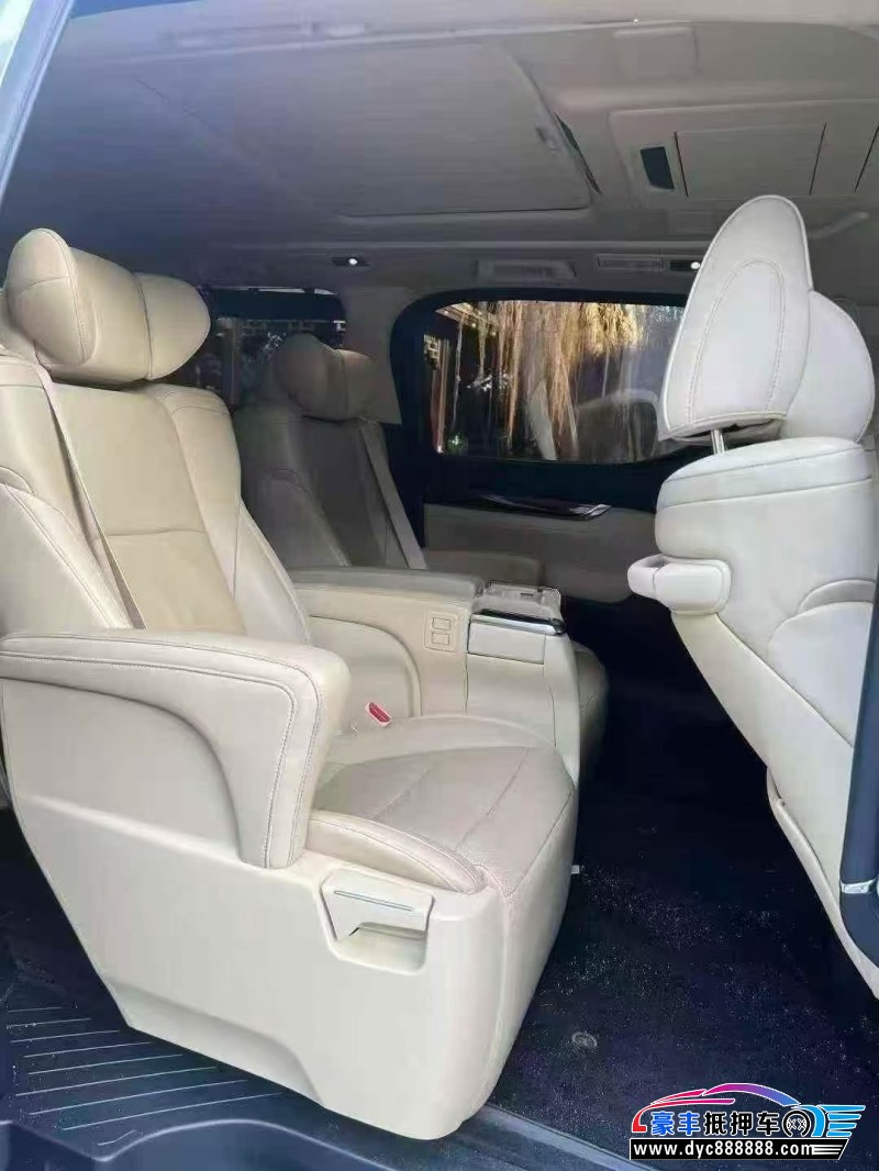 16年丰田埃尔法轿车抵押车出售