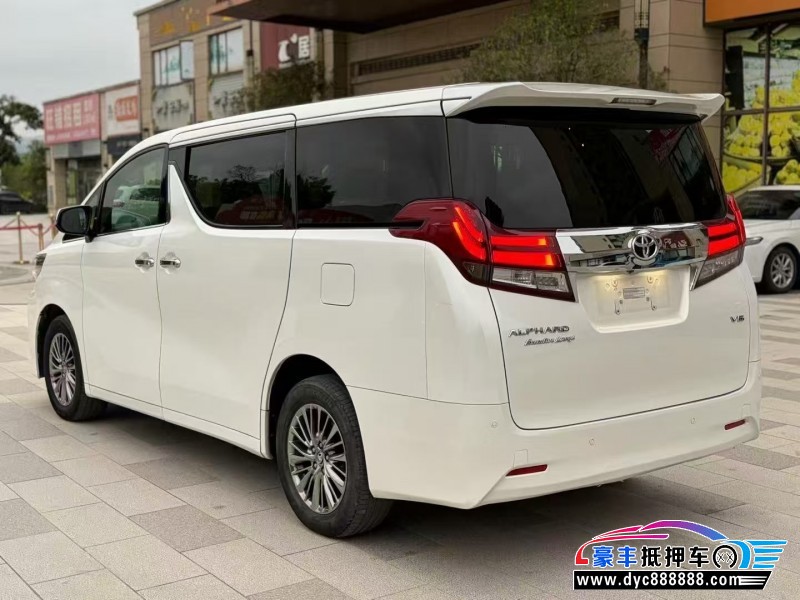 18年丰田埃尔法轿车抵押车出售