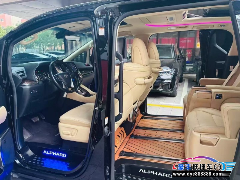 21年丰田埃尔法轿车抵押车出售