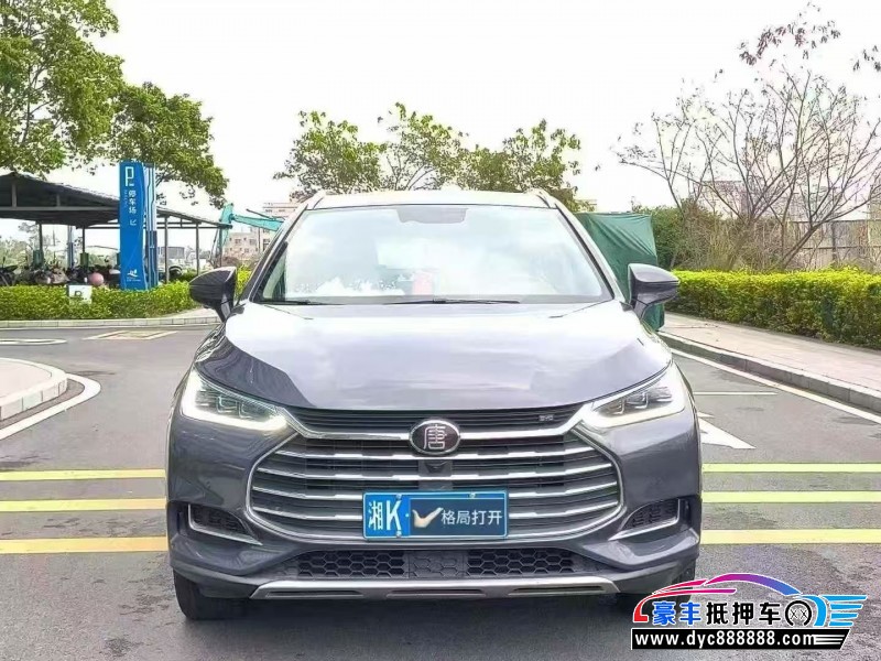 抵押车出售20年比亚迪唐轿车