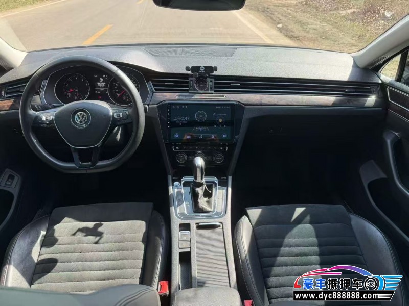 17年大众迈腾轿车抵押车出售