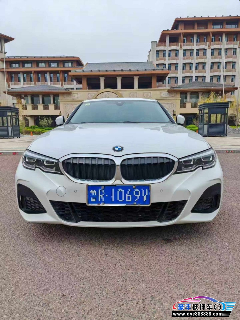 抵押车出售21年宝马3系轿车