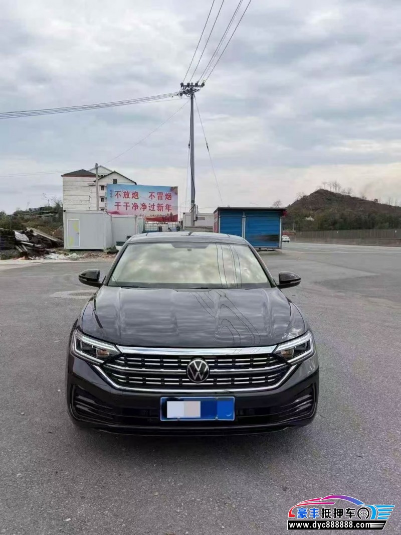 抵押车出售25年大众速腾轿车