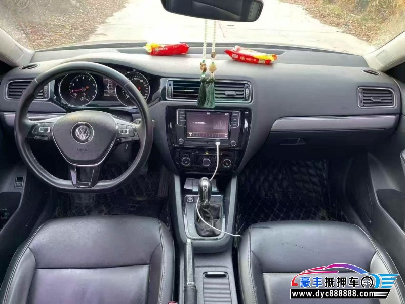 18年大众速腾轿车抵押车出售