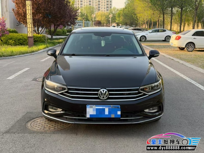 抵押车出售21年大众迈腾轿车
