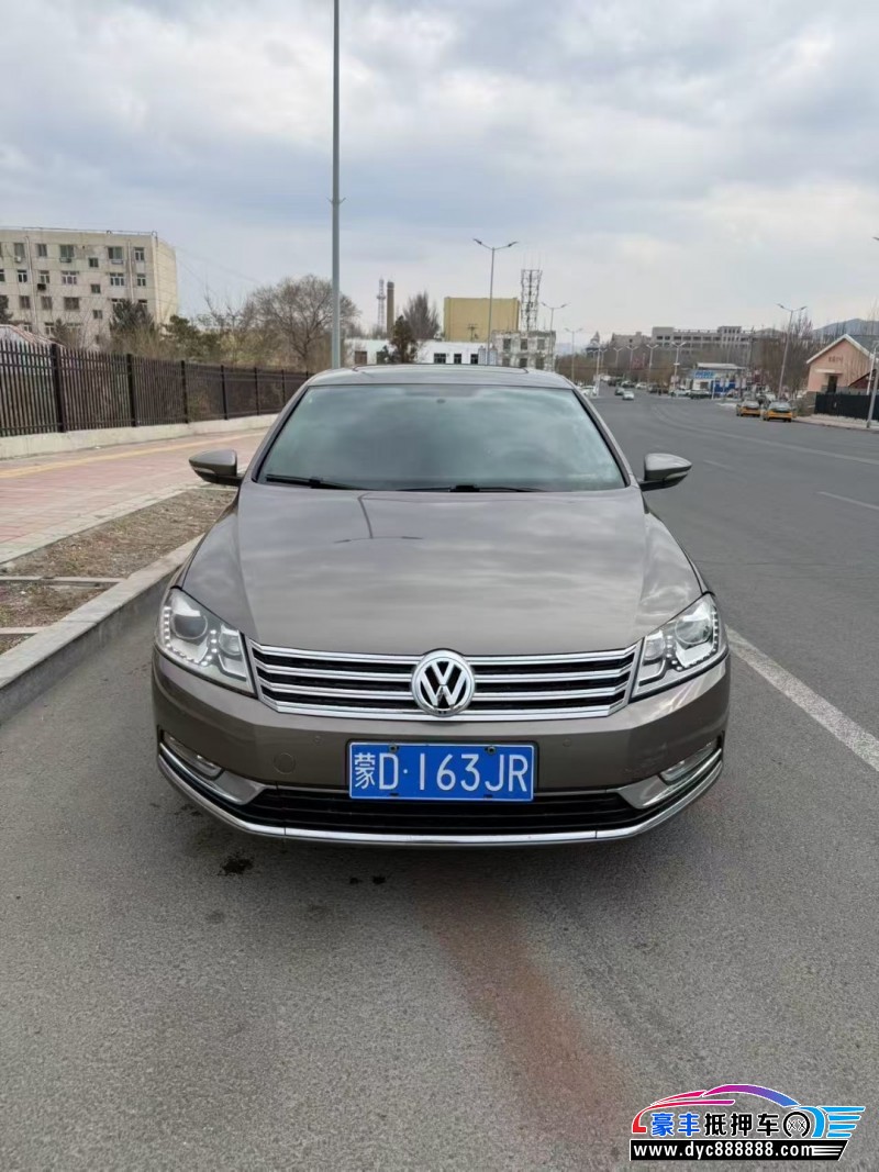 抵押车出售12年大众迈腾轿车