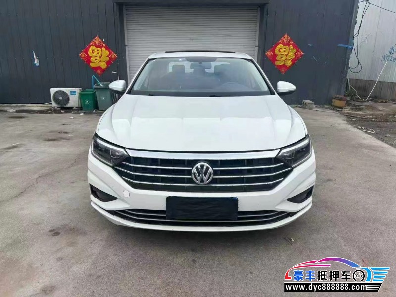 抵押车出售21年大众速腾轿车