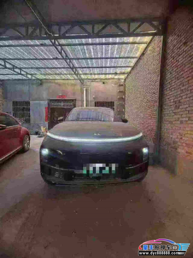 24年理想L8轿车抵押车出售