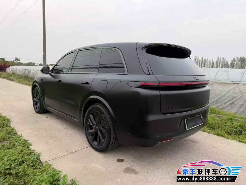 23年理想L8轿车抵押车出售