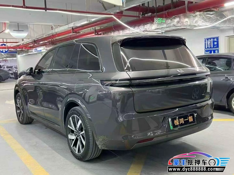 23年理想L8轿车抵押车出售