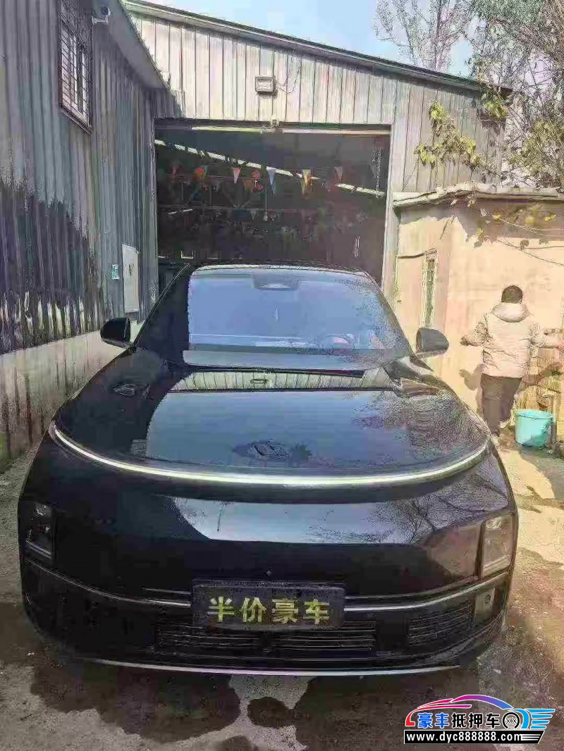 23年理想L8轿车抵押车出售