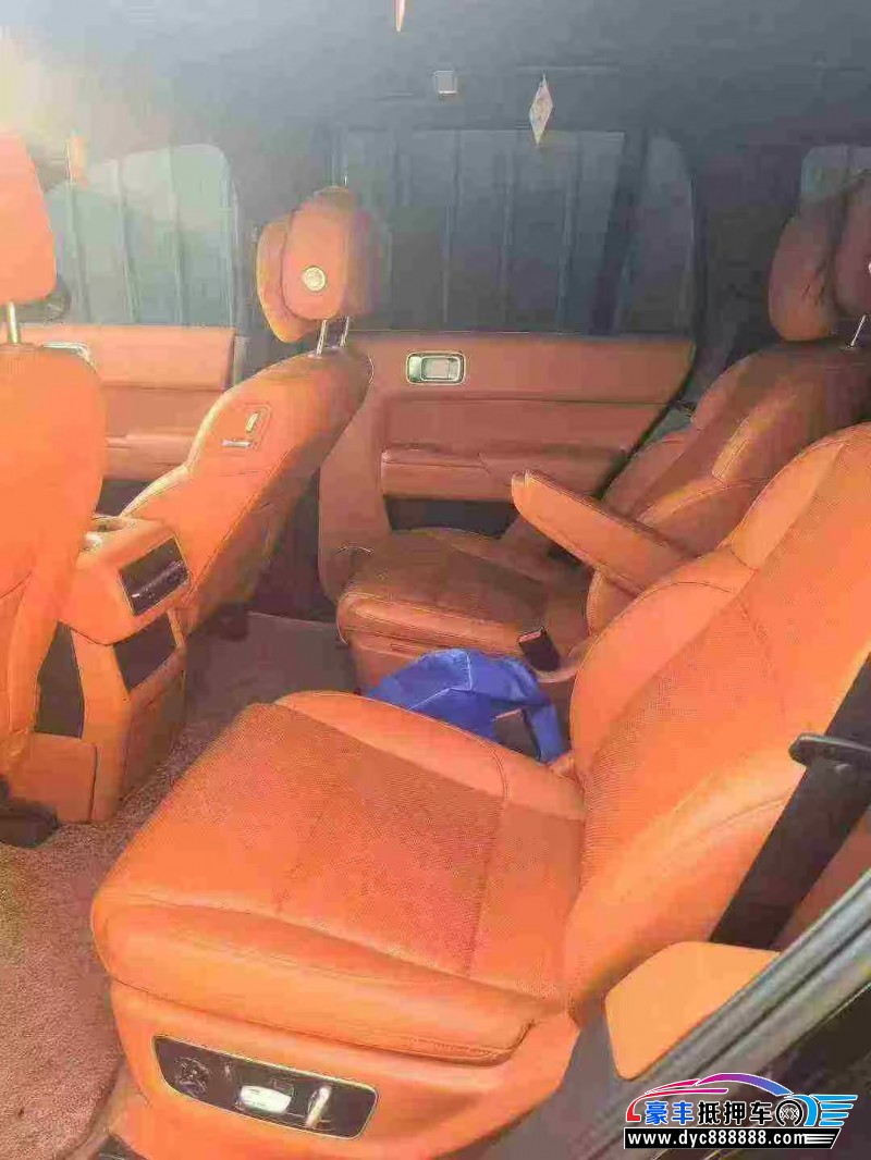 23年理想L8轿车抵押车出售