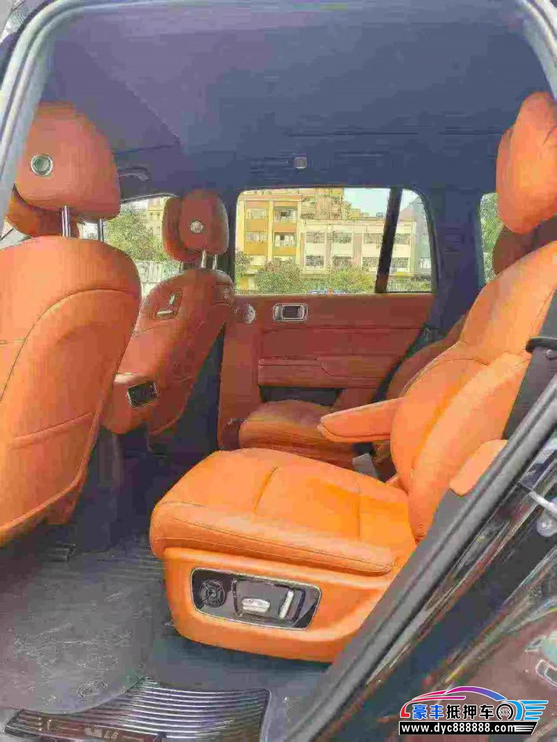 25年理想L8轿车抵押车出售