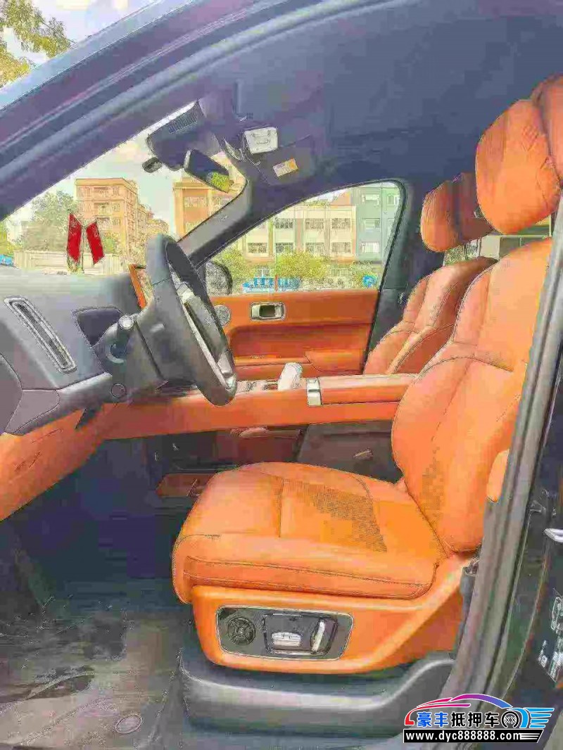 25年理想L8轿车抵押车出售