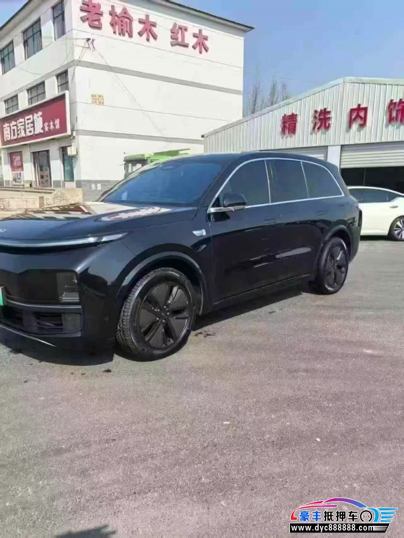 24年理想L8轿车抵押车出售