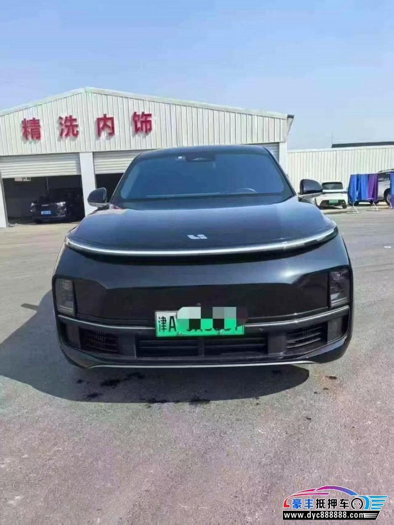 抵押车出售24年理想L8轿车