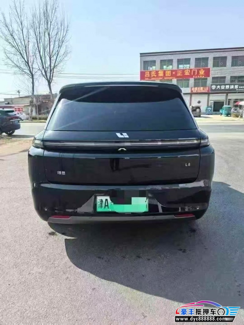 24年理想L8轿车抵押车出售