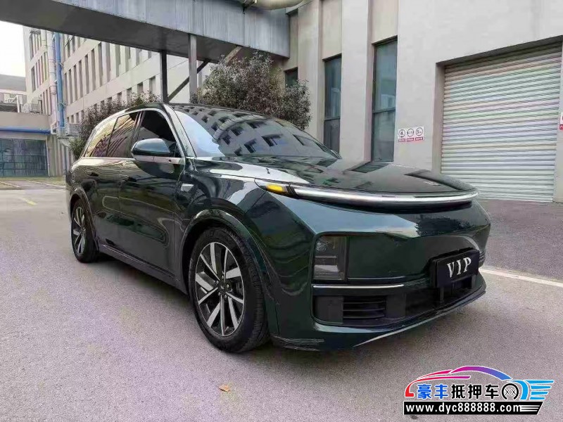 23年理想L8轿车抵押车出售