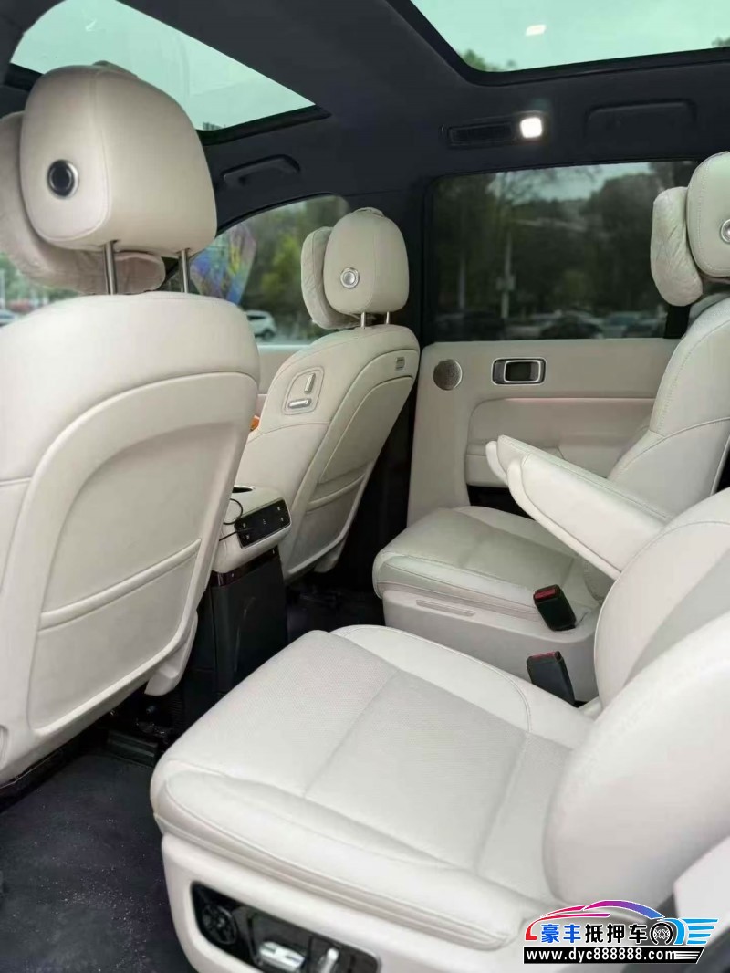 24年理想L8轿车抵押车出售