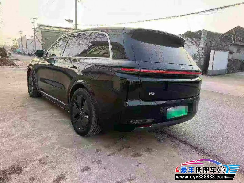 24年理想L8轿车抵押车出售