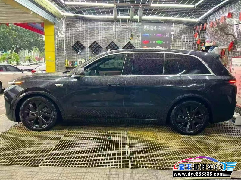 24年理想L8轿车抵押车出售