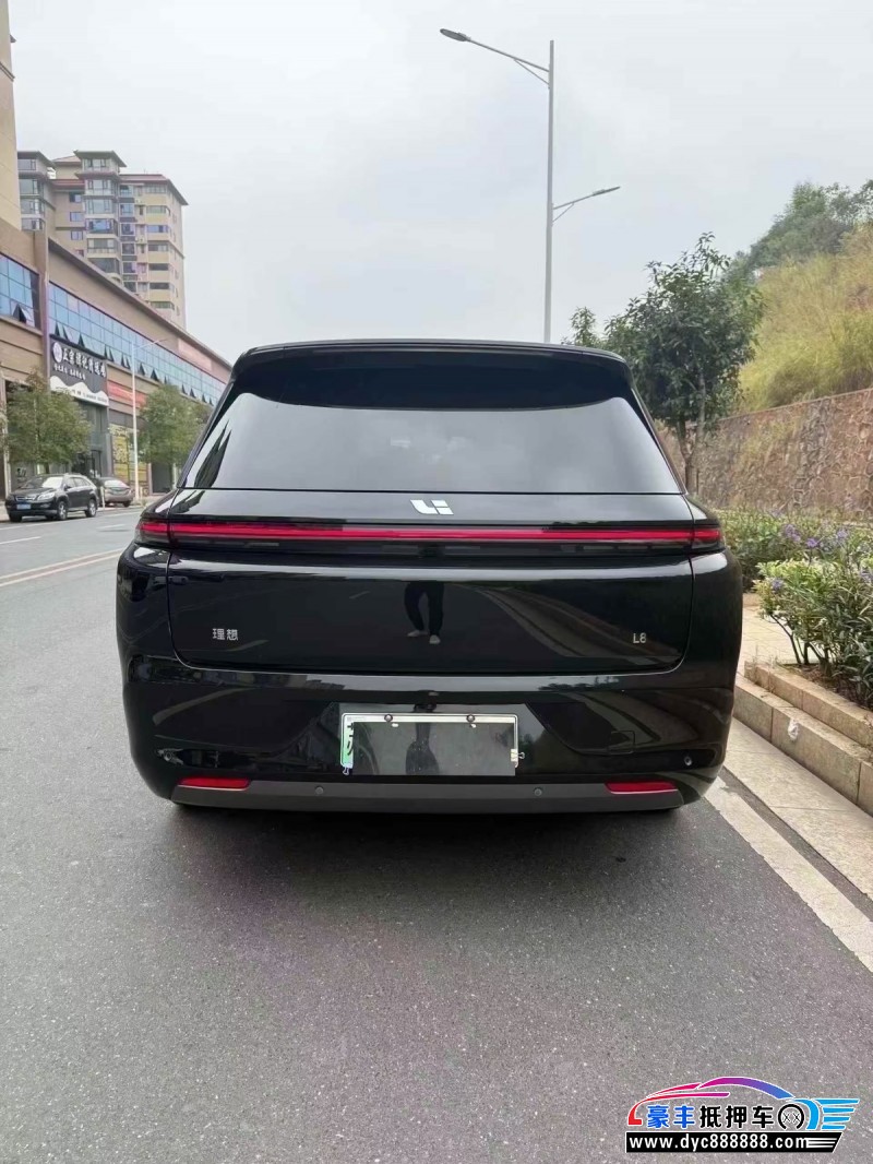 23年理想L8轿车抵押车出售