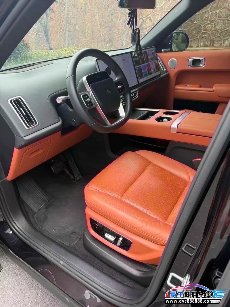 23年理想L8轿车抵押车出售