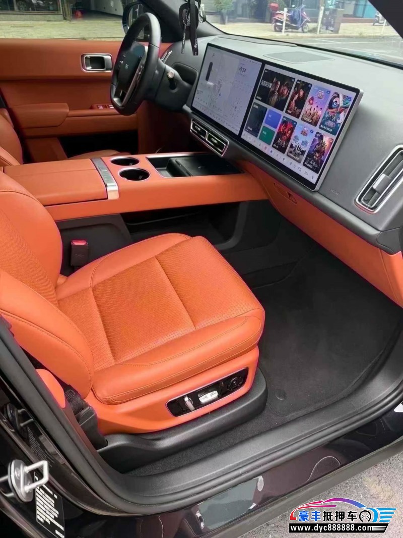 23年理想L8轿车抵押车出售