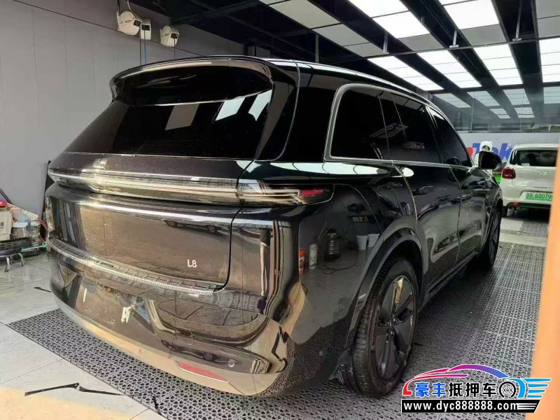 25年理想L8轿车抵押车出售