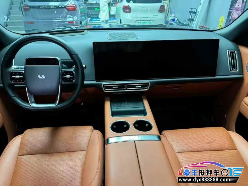 25年理想L8轿车抵押车出售