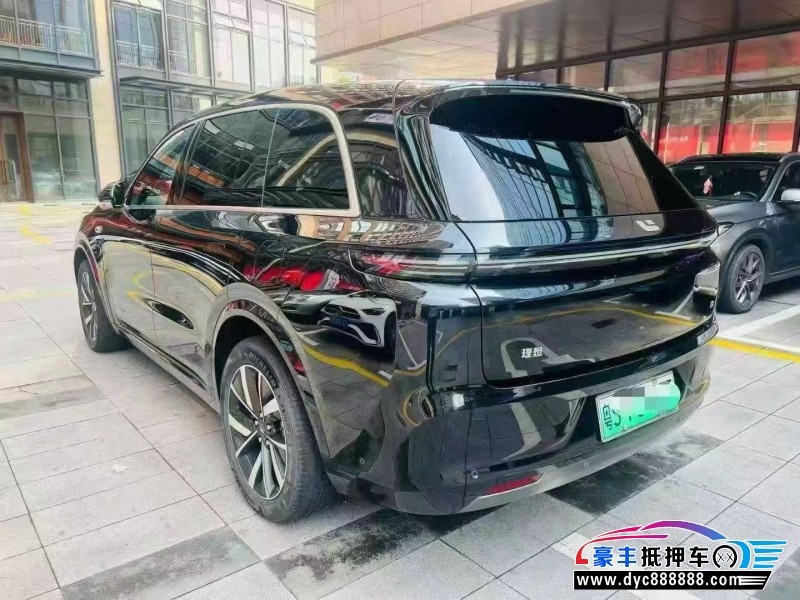 23年理想L8轿车抵押车出售