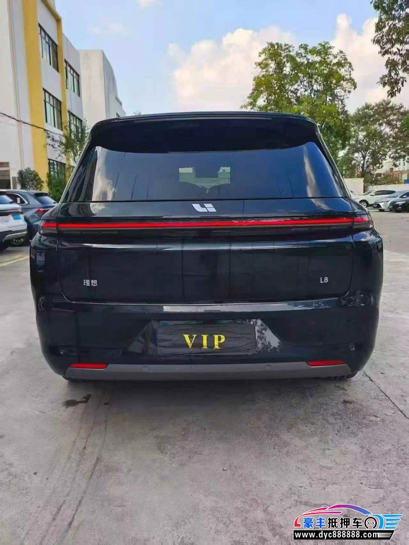 25年理想L8轿车抵押车出售