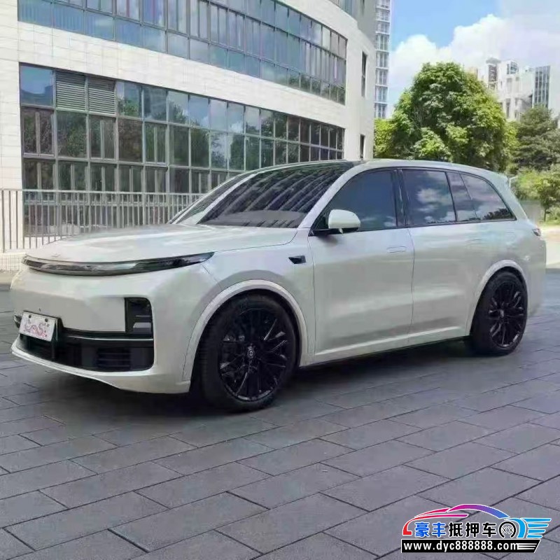 23年理想L8轿车抵押车出售