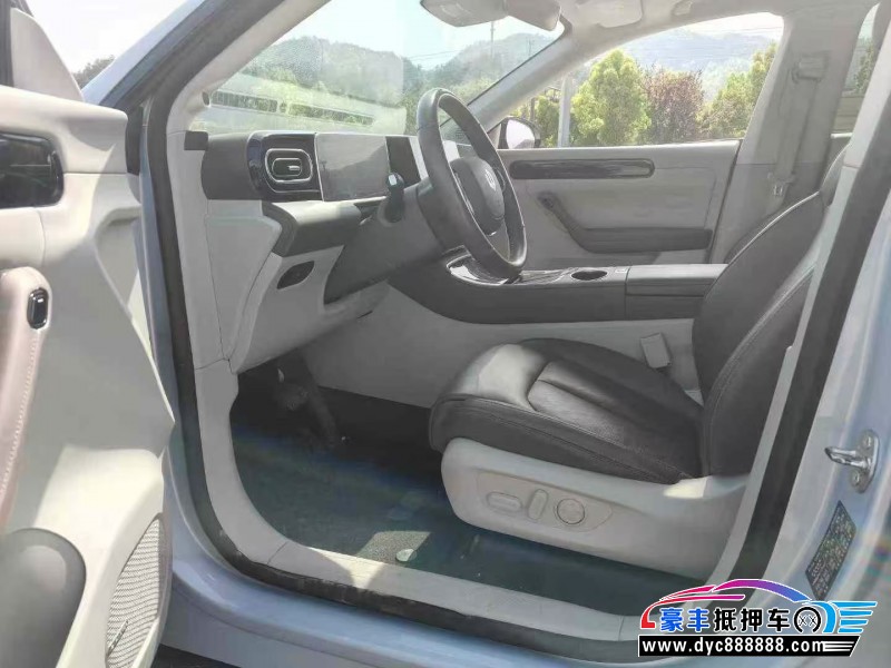 23年零跑C11轿车抵押车出售