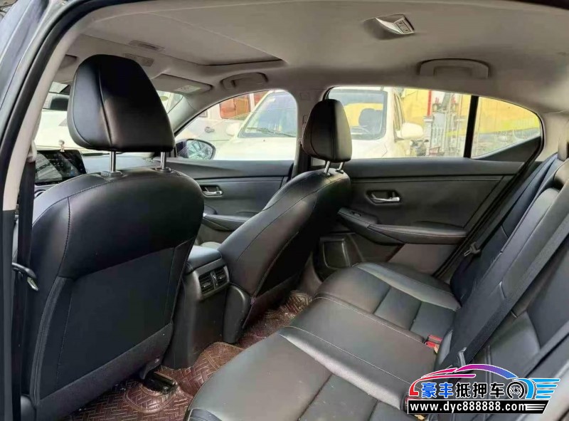 22年日产轩逸轿车抵押车出售