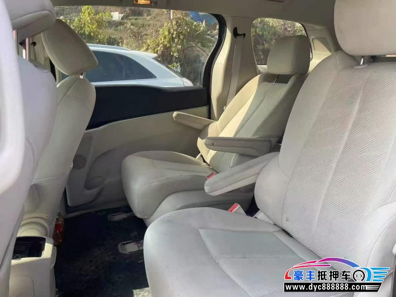 22年别克GL8轿车抵押车出售