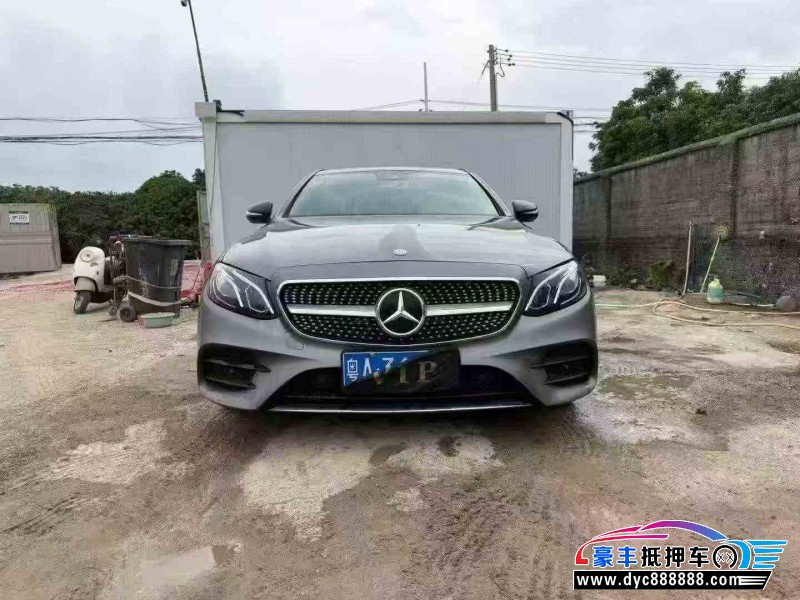 17年奔驰E轿车抵押车出售