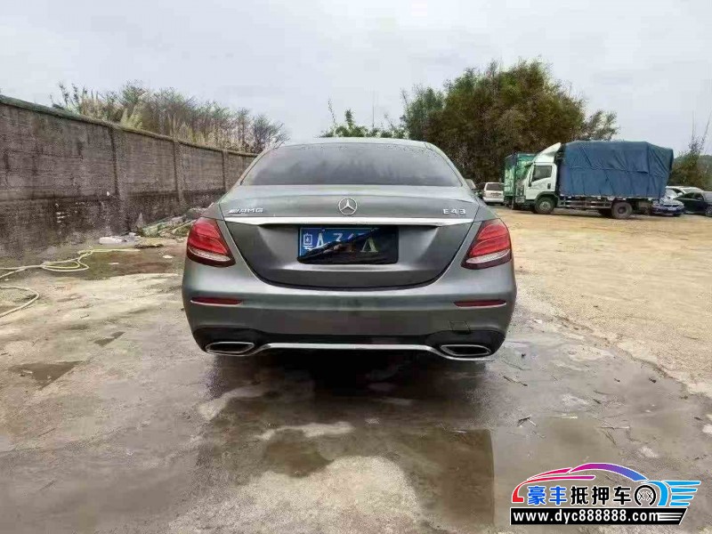 17年奔驰E轿车抵押车出售