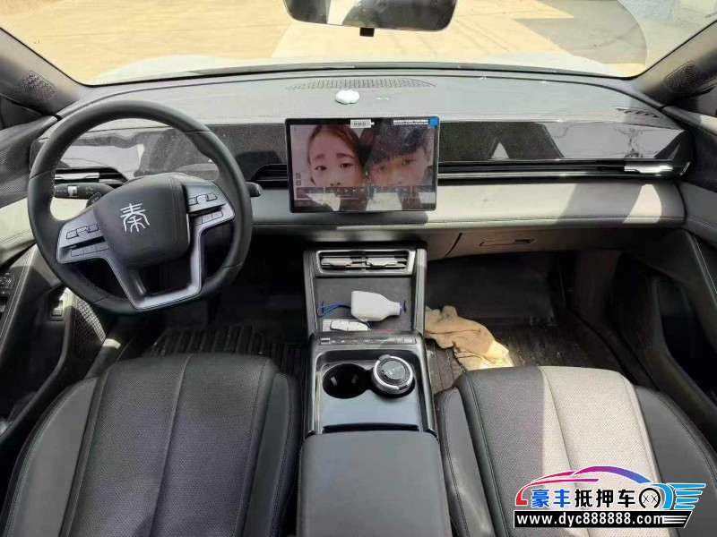 25年比亚迪秦轿车抵押车出售