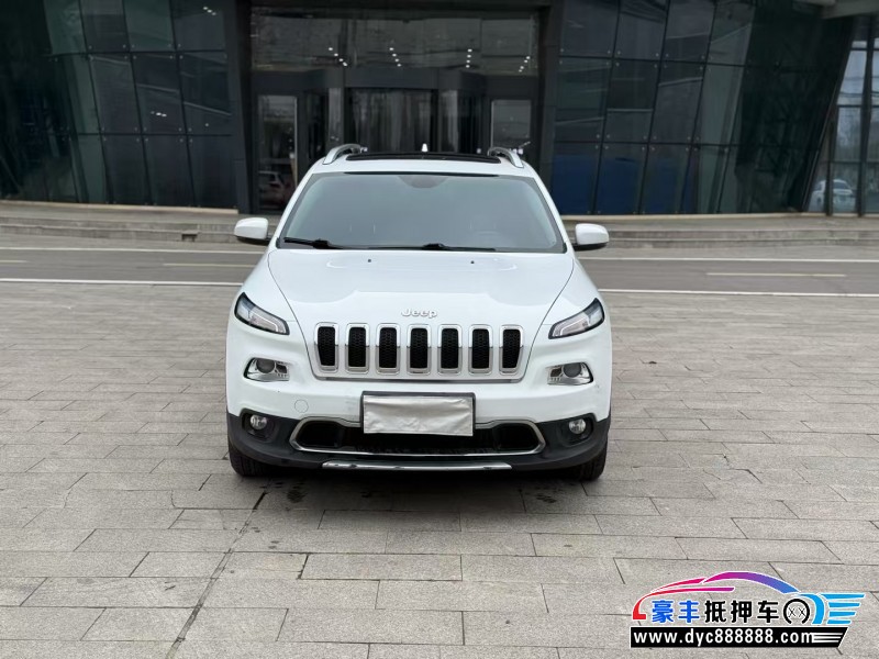 18年Jeep自由光轿车抵押车出售