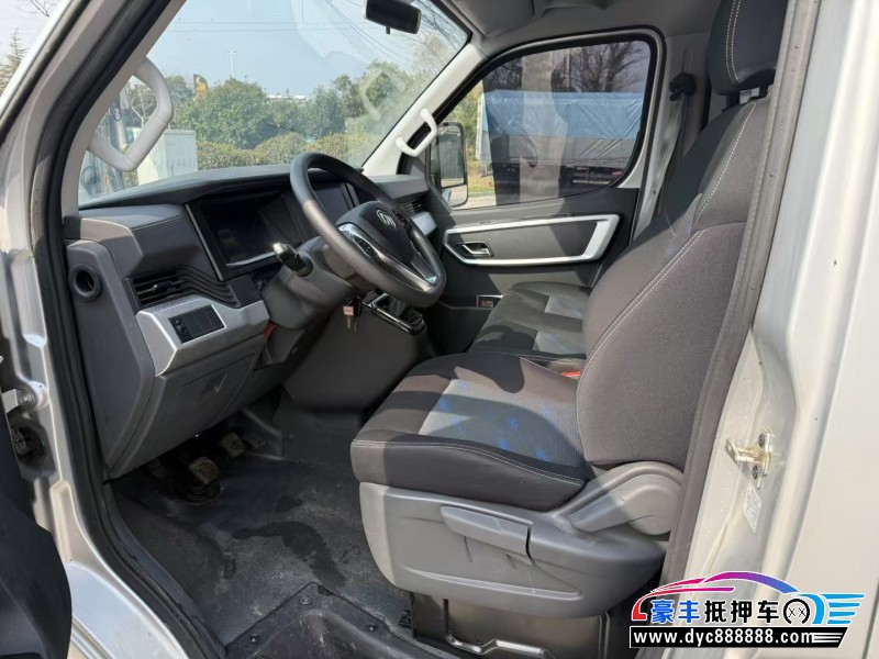 23年东风御风轿车抵押车出售